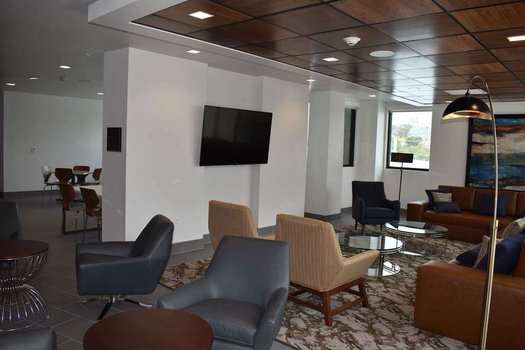 La Quinta By Wyndham Hotel